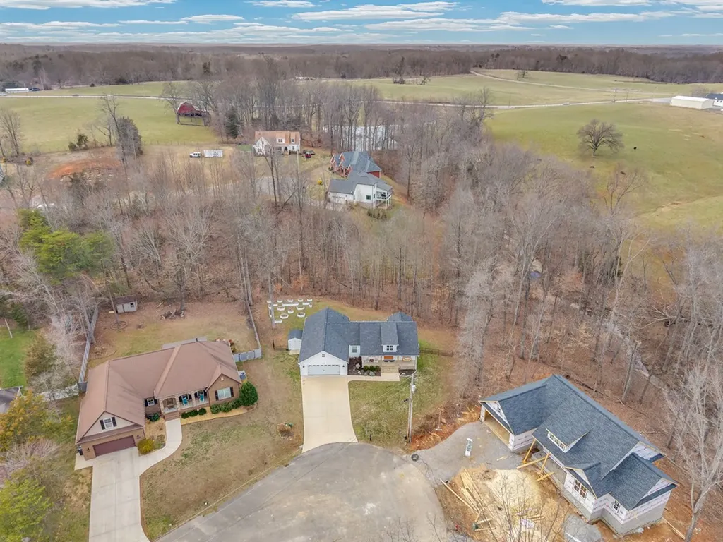 4966 Curtis Drive Cookeville TN 38506