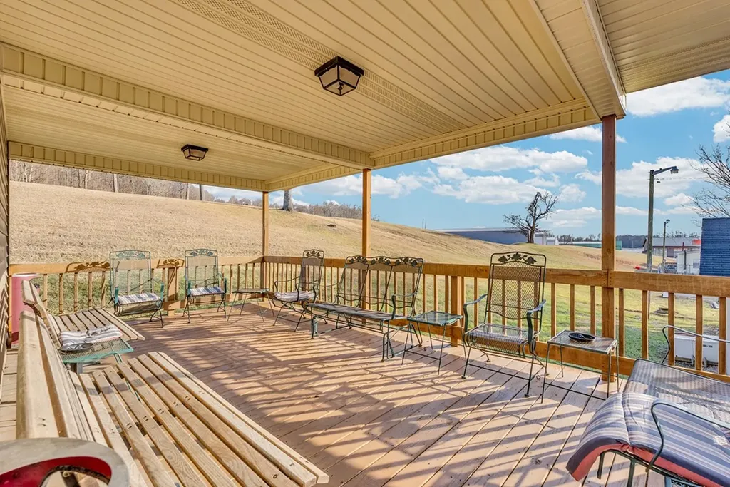 1201 Livingston Highway Byrdstown TN 38549