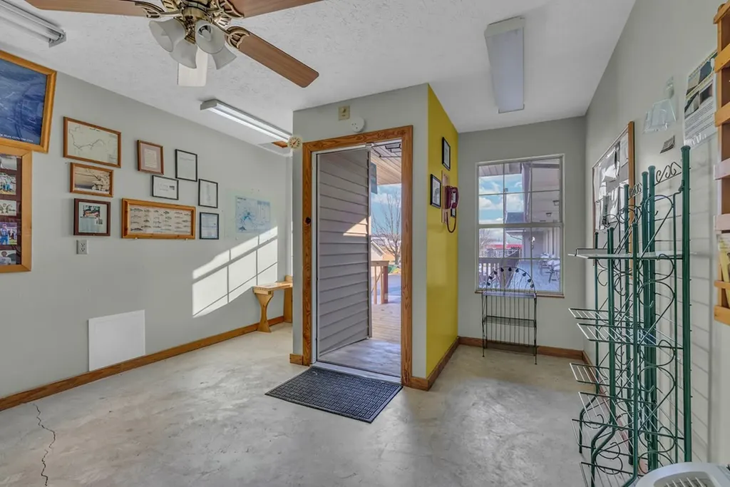 1201 Livingston Highway Byrdstown TN 38549