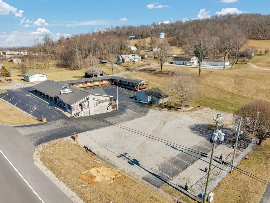 1201 Livingston Highway Byrdstown TN 38549