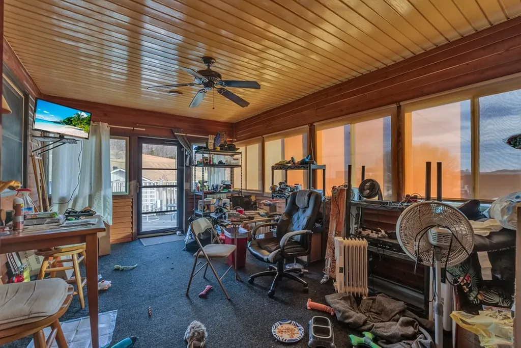 1201 Livingston Highway Byrdstown TN 38549