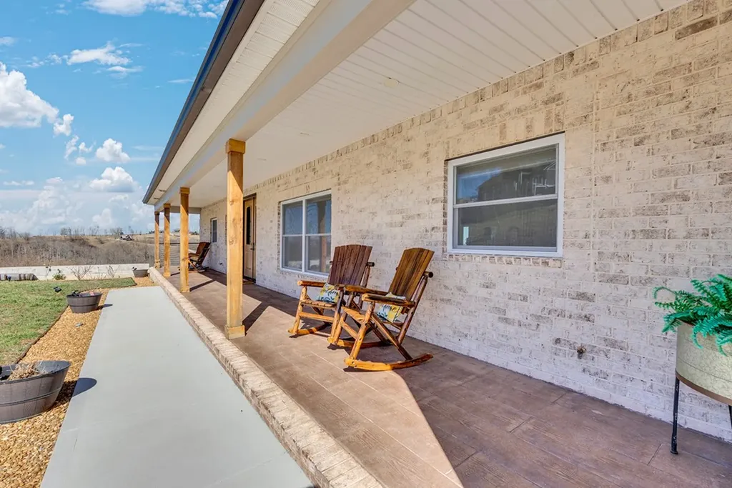 209 N Rockfish Lane Hilham TN 38568