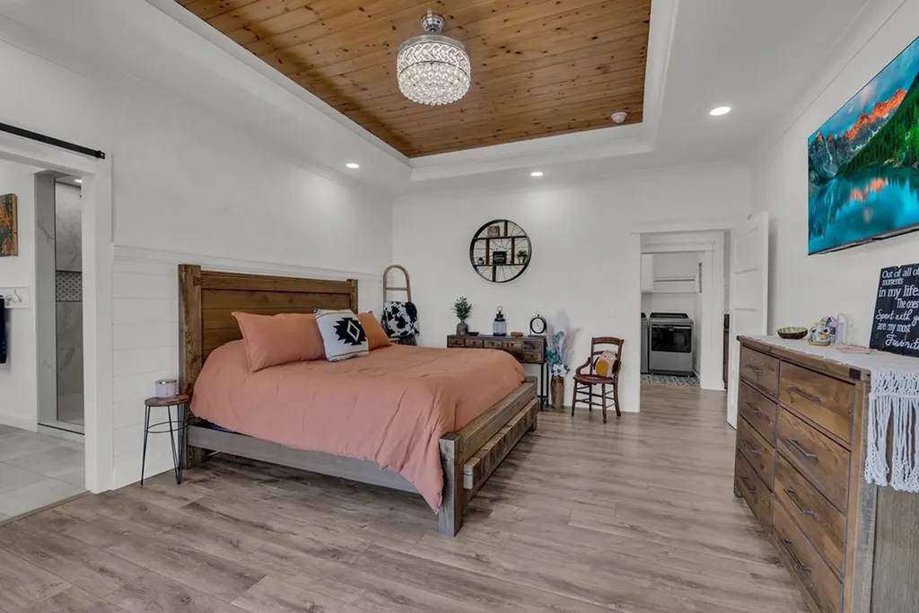 209 N Rockfish Lane Hilham TN 38568