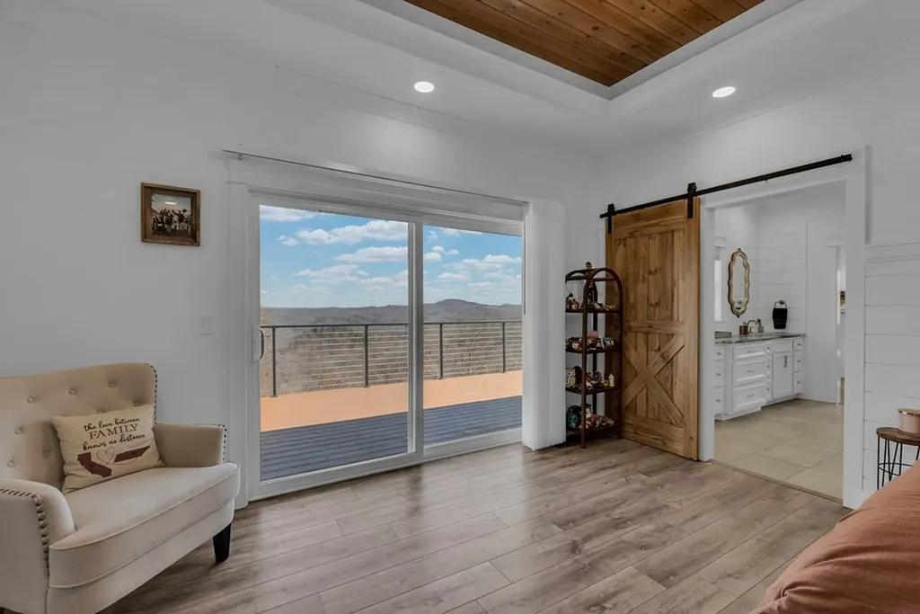 209 N Rockfish Lane Hilham TN 38568