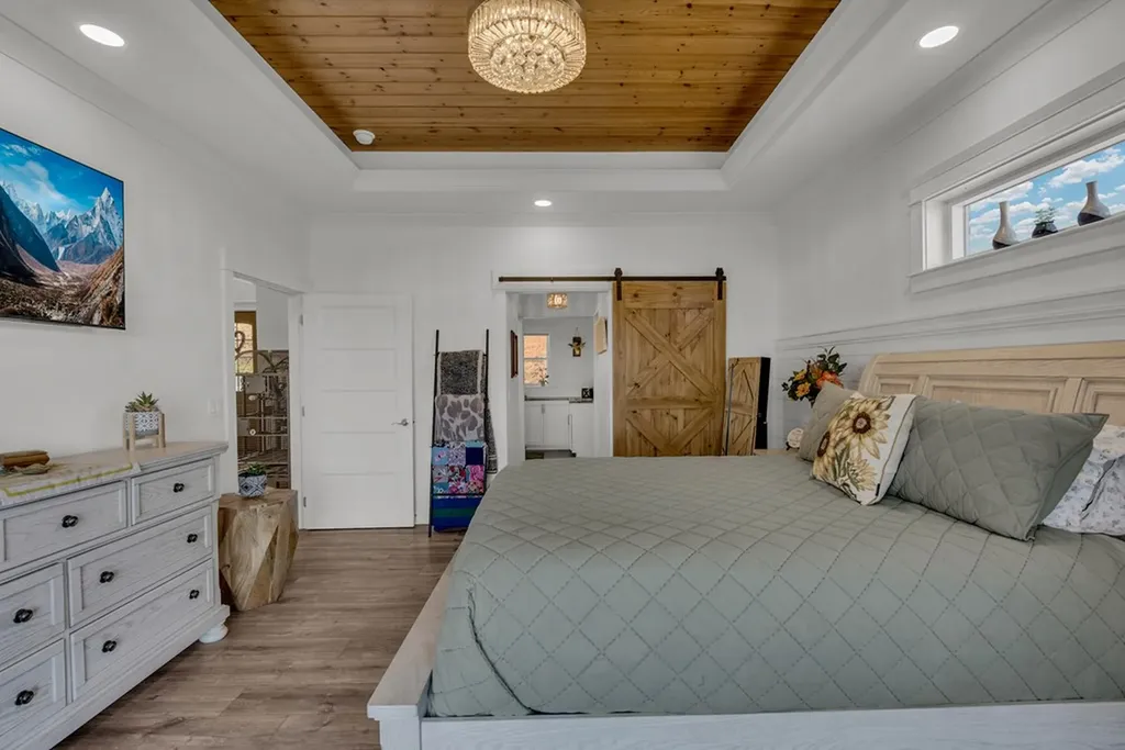 209 N Rockfish Lane Hilham TN 38568