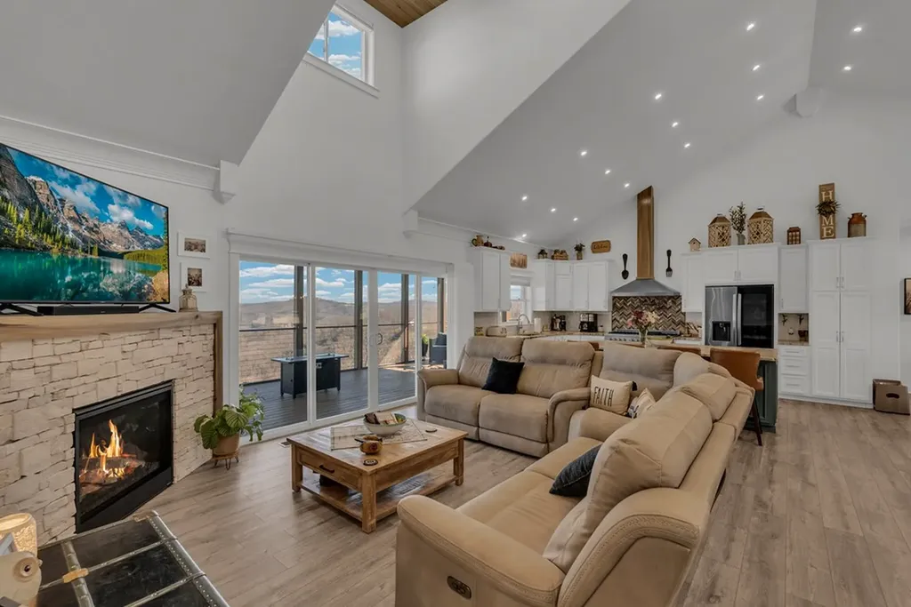 209 N Rockfish Lane Hilham TN 38568