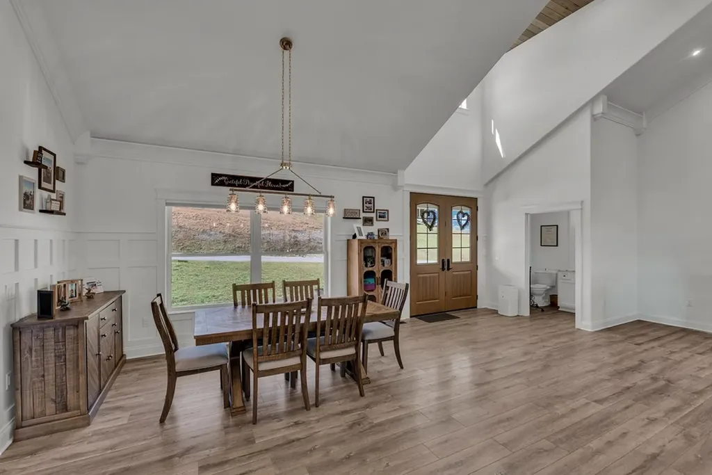 209 N Rockfish Lane Hilham TN 38568