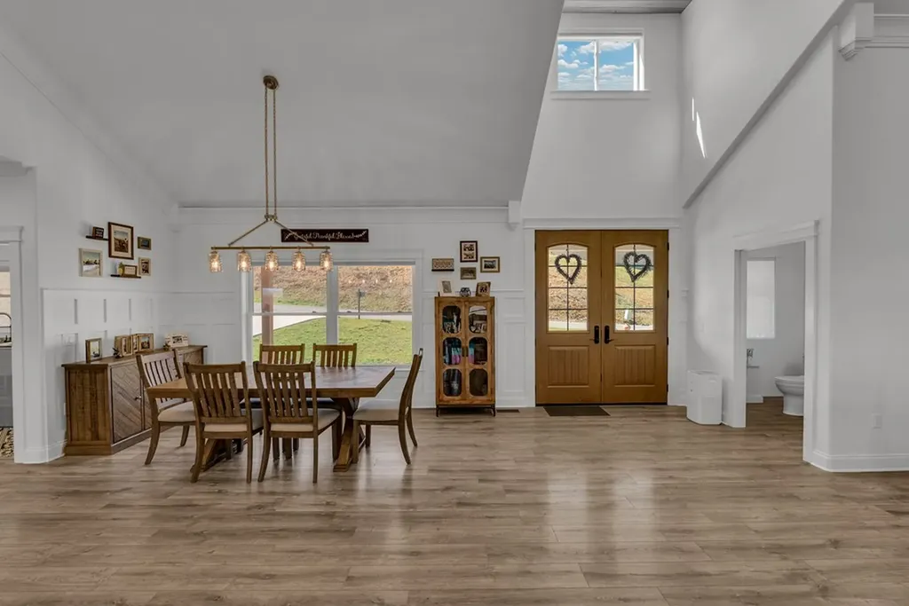 209 N Rockfish Lane Hilham TN 38568