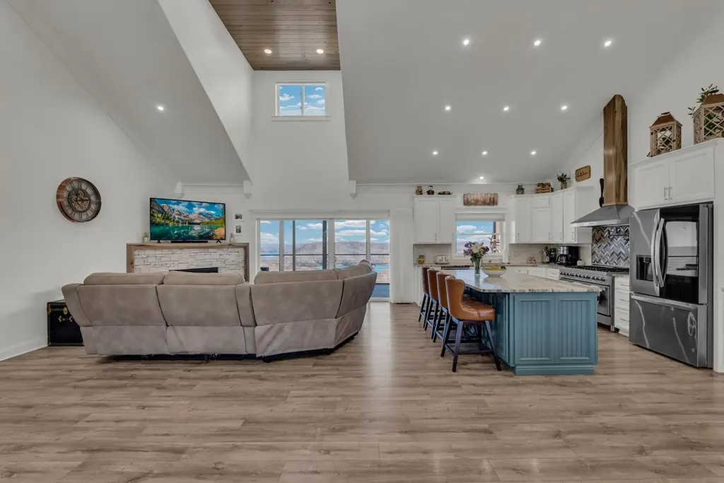 209 N Rockfish Lane Hilham TN 38568