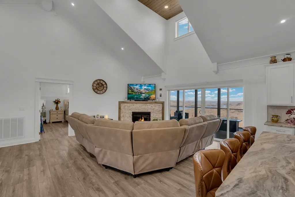 209 N Rockfish Lane Hilham TN 38568