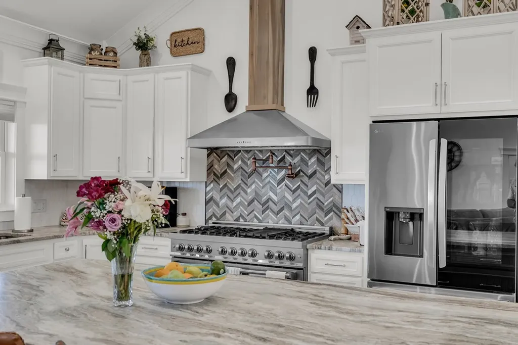 209 N Rockfish Lane Hilham TN 38568