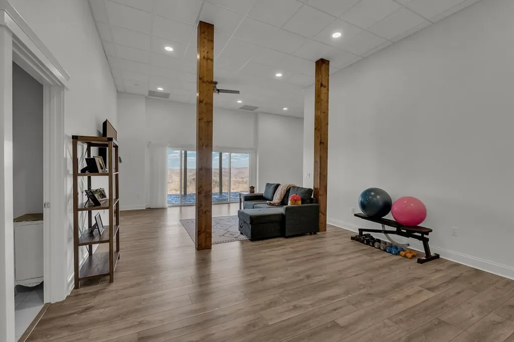 209 N Rockfish Lane Hilham TN 38568