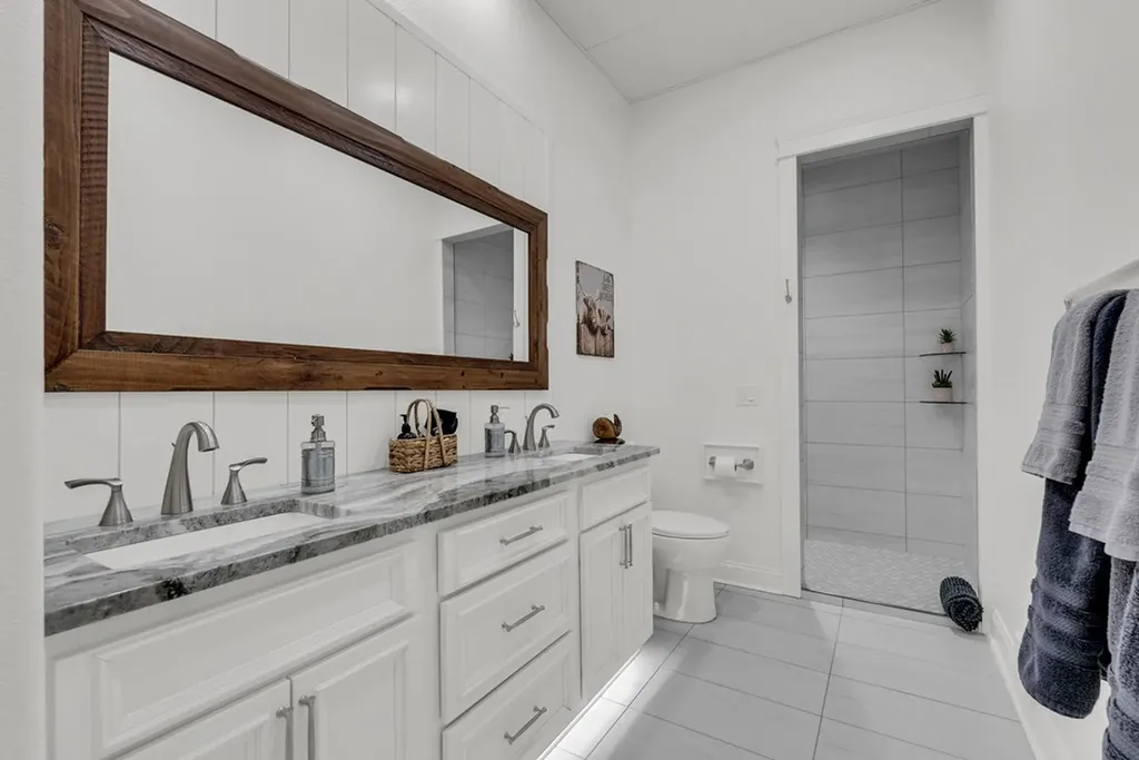 209 N Rockfish Lane Hilham TN 38568