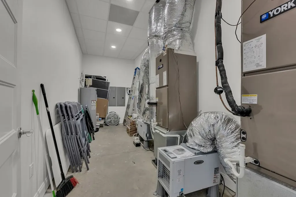 209 N Rockfish Lane Hilham TN 38568