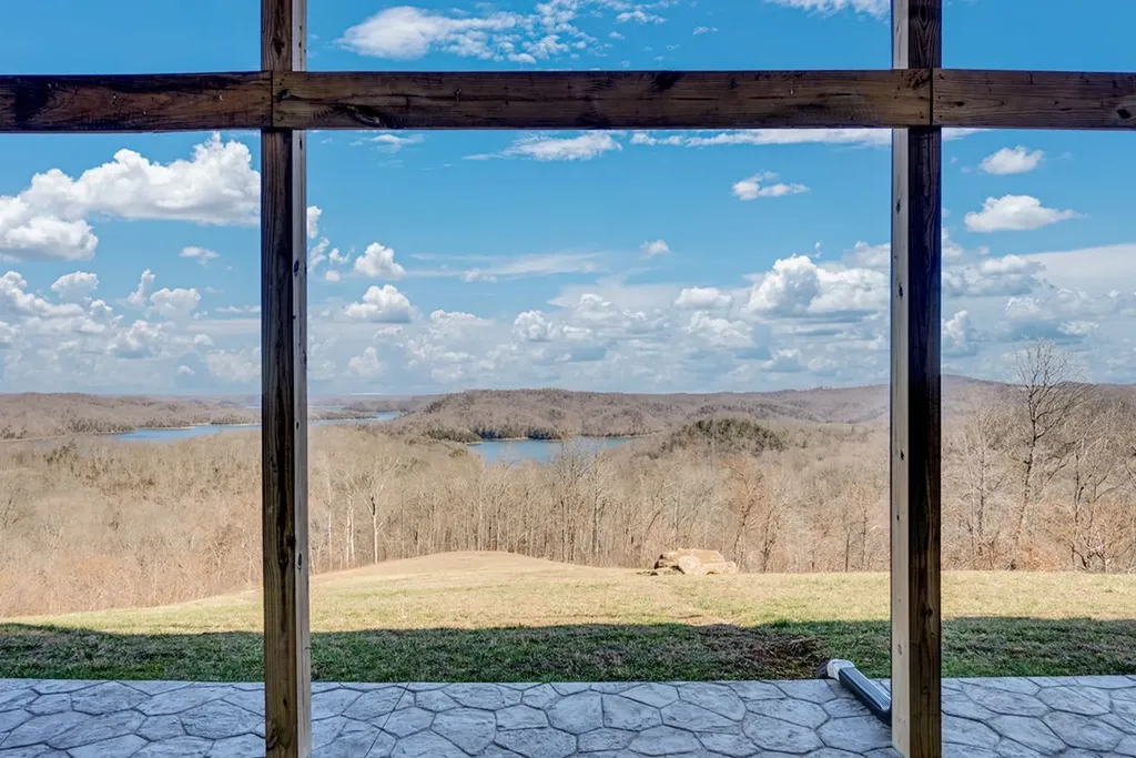 209 N Rockfish Lane Hilham TN 38568