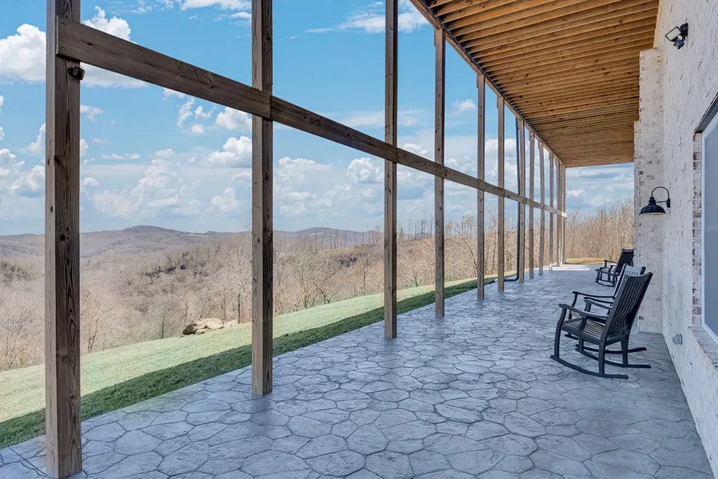 209 N Rockfish Lane Hilham TN 38568