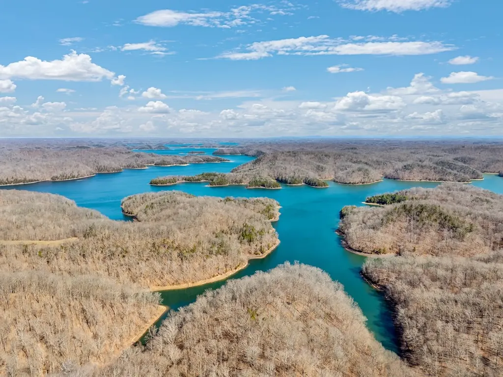 209 N Rockfish Lane Hilham TN 38568