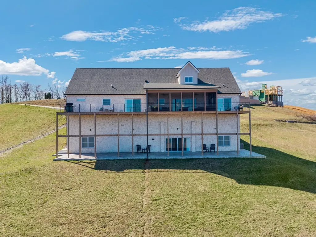 209 N Rockfish Lane Hilham TN 38568