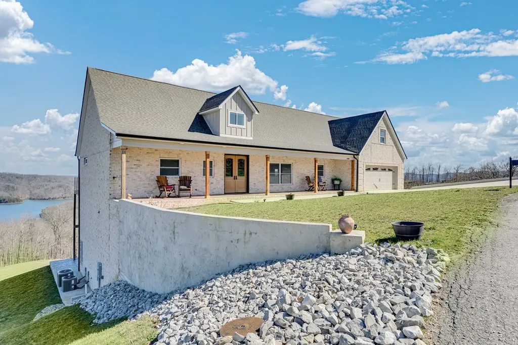 209 N Rockfish Lane Hilham TN 38568