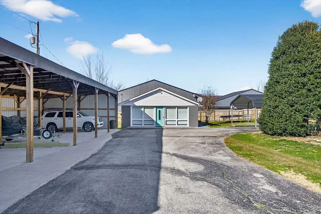 204 W 7th Street Livingston TN 38570