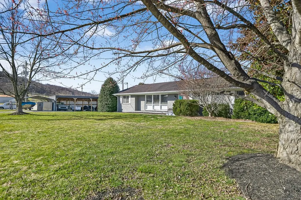 204 W 7th Street Livingston TN 38570