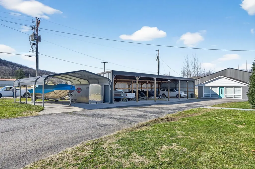 204 W 7th Street Livingston TN 38570