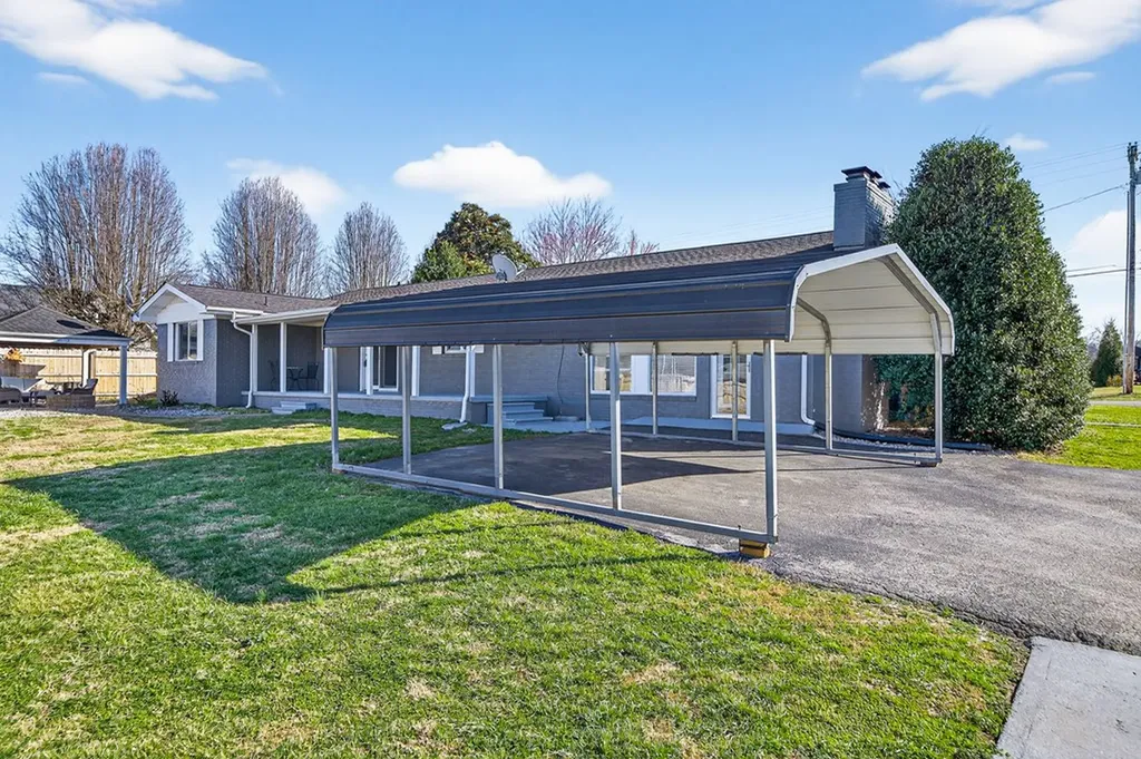 204 W 7th Street Livingston TN 38570