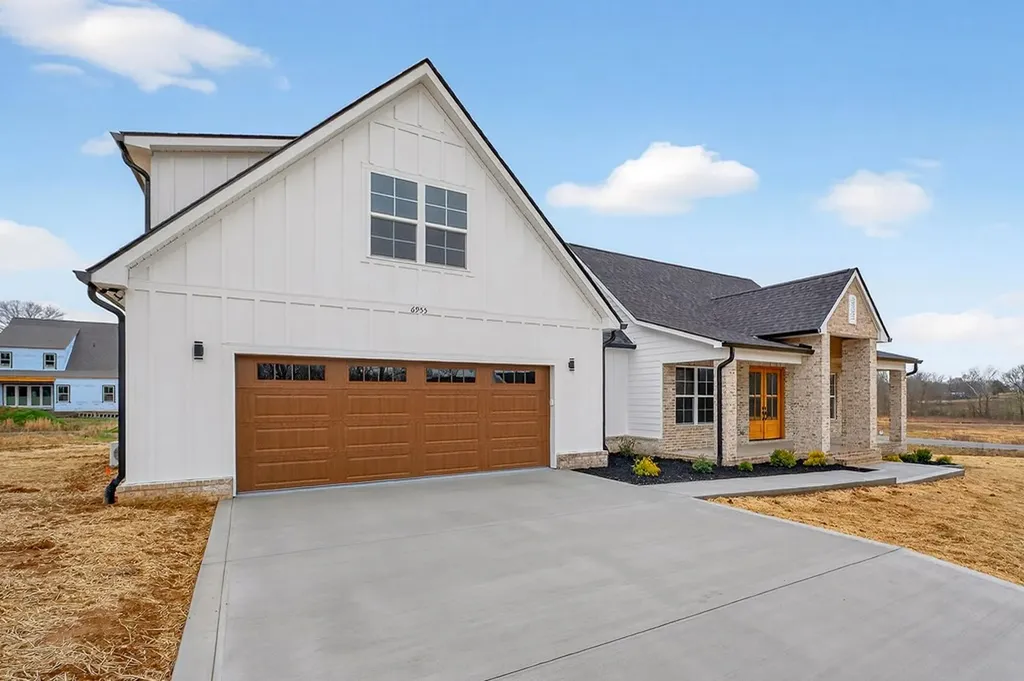 6955 Sweet Magnolia Way Baxter TN 38544