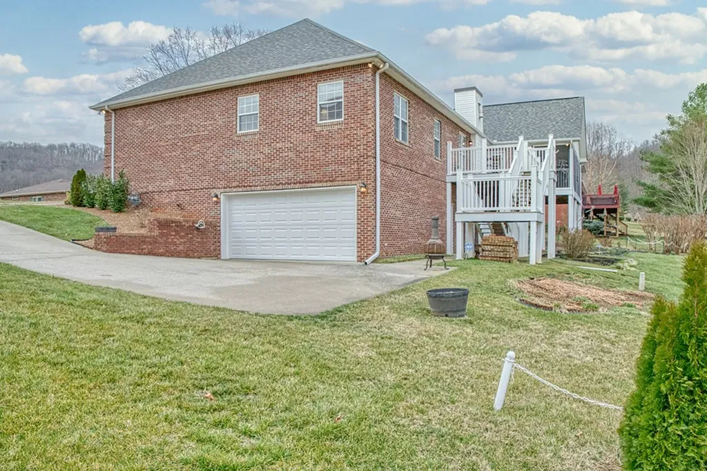 4113 Plantation Drive Cookeville TN 38506