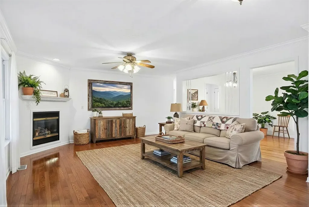 124 Peace Pipe Bend Crossville TN 38572