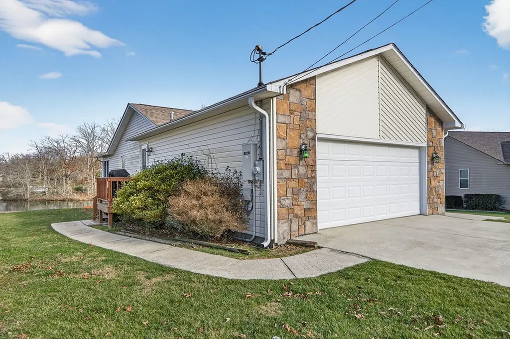 124 Peace Pipe Bend Crossville TN 38572