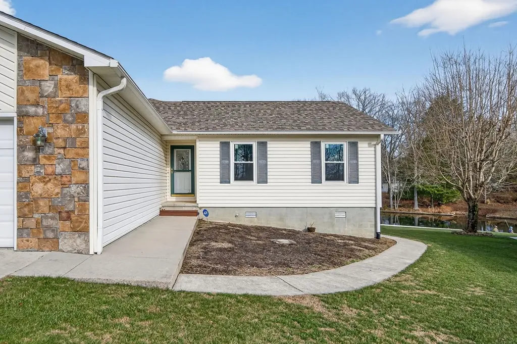 124 Peace Pipe Bend Crossville TN 38572