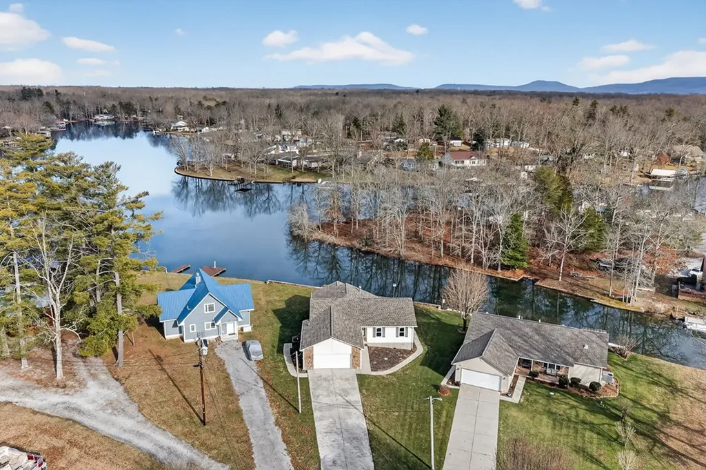 124 Peace Pipe Bend Crossville TN 38572