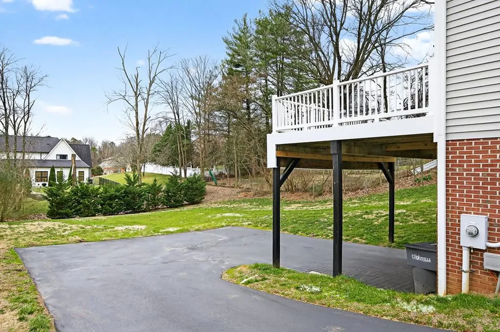 1045 E 6th Street Cookeville TN 38501