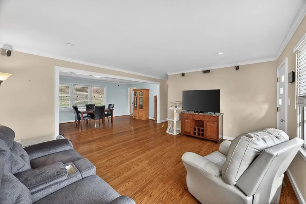 402 S Hillcrest Drive Livingston TN 38570