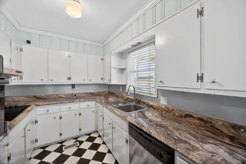 402 S Hillcrest Drive Livingston TN 38570