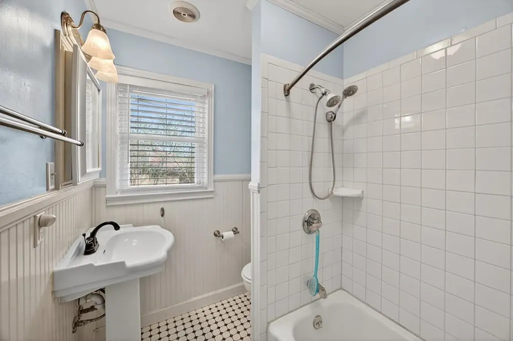 402 S Hillcrest Drive Livingston TN 38570