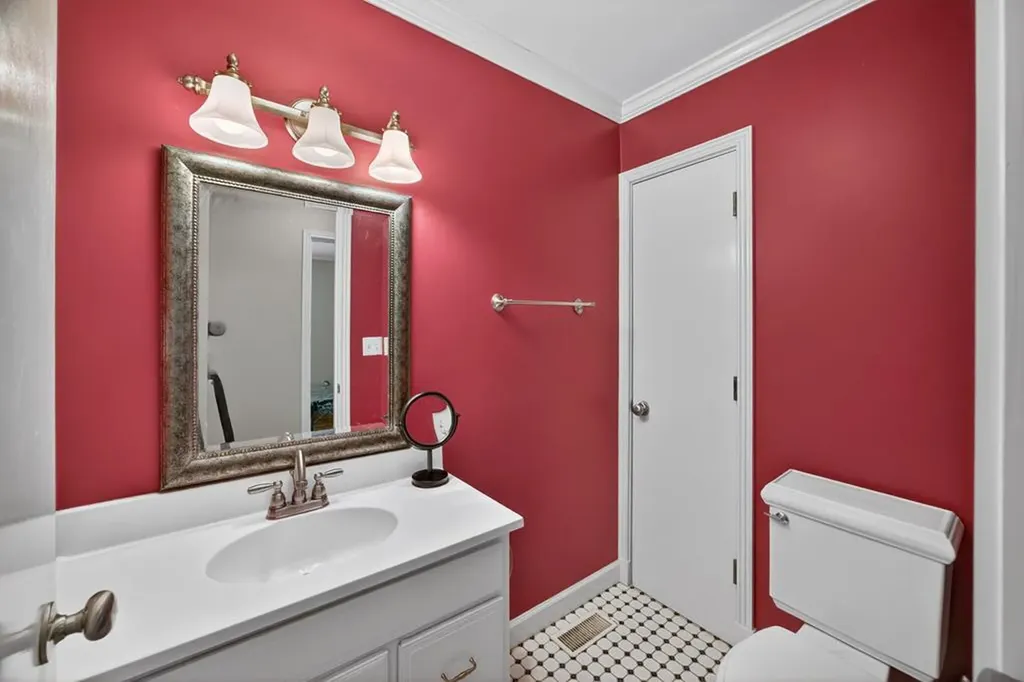 402 S Hillcrest Drive Livingston TN 38570