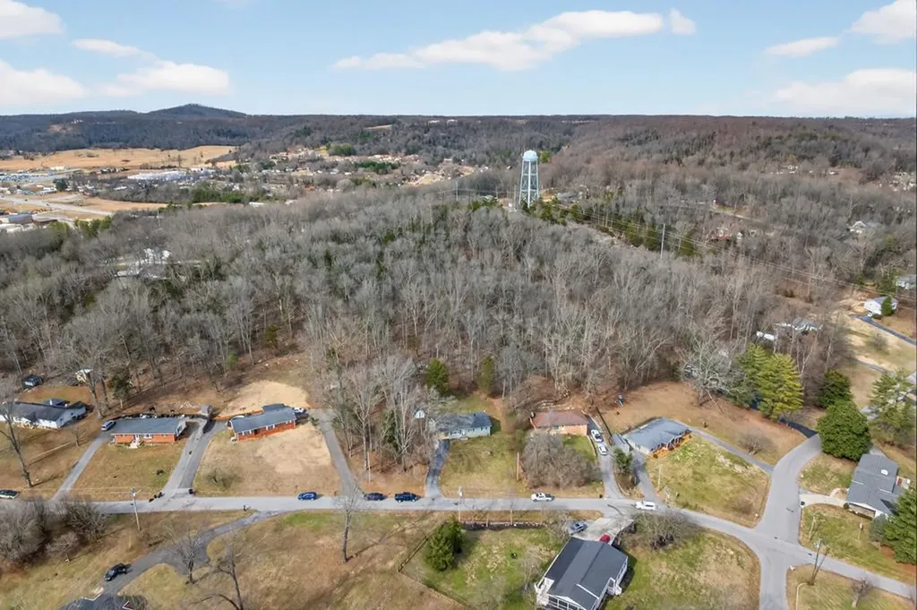 402 S Hillcrest Drive Livingston TN 38570