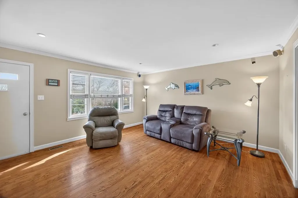 402 S Hillcrest Drive Livingston TN 38570