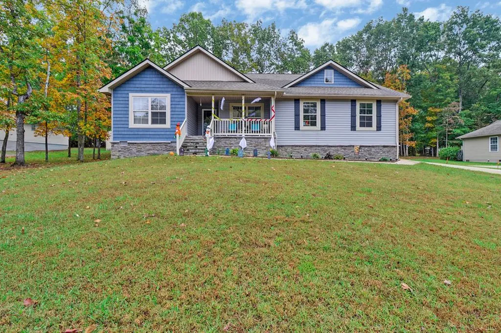 803 SE Spruce Loop Crossville TN 38555