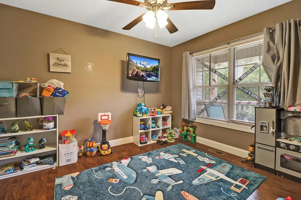 803 SE Spruce Loop Crossville TN 38555