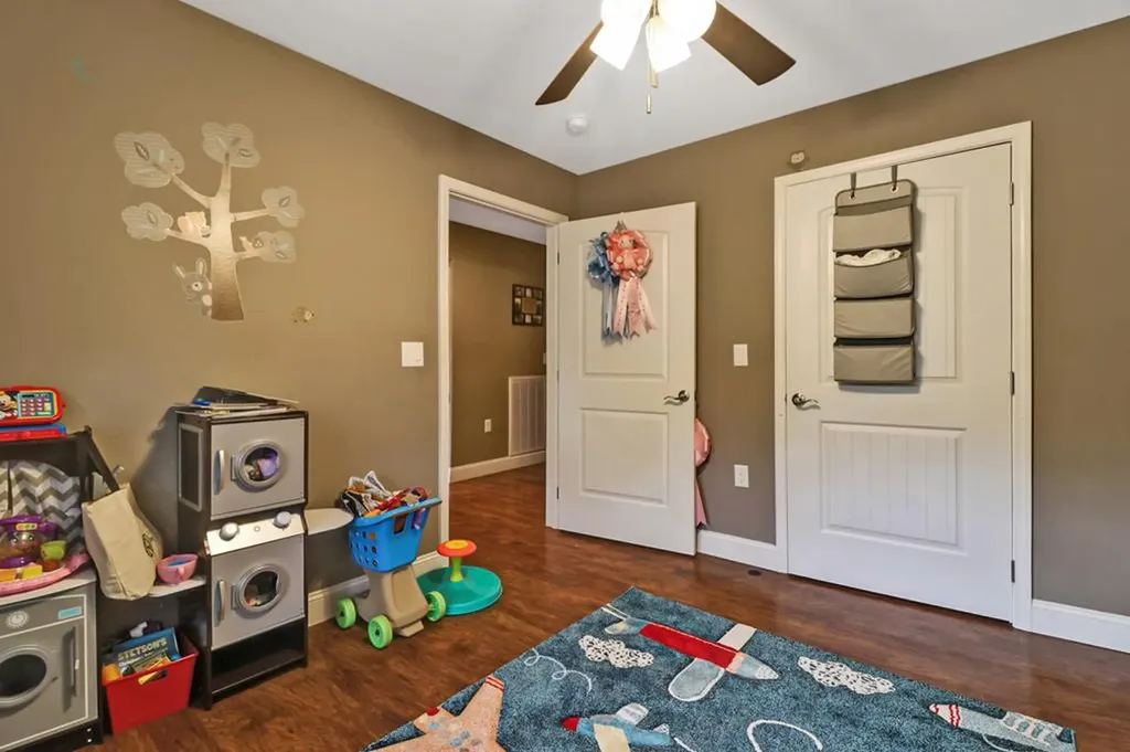 803 SE Spruce Loop Crossville TN 38555