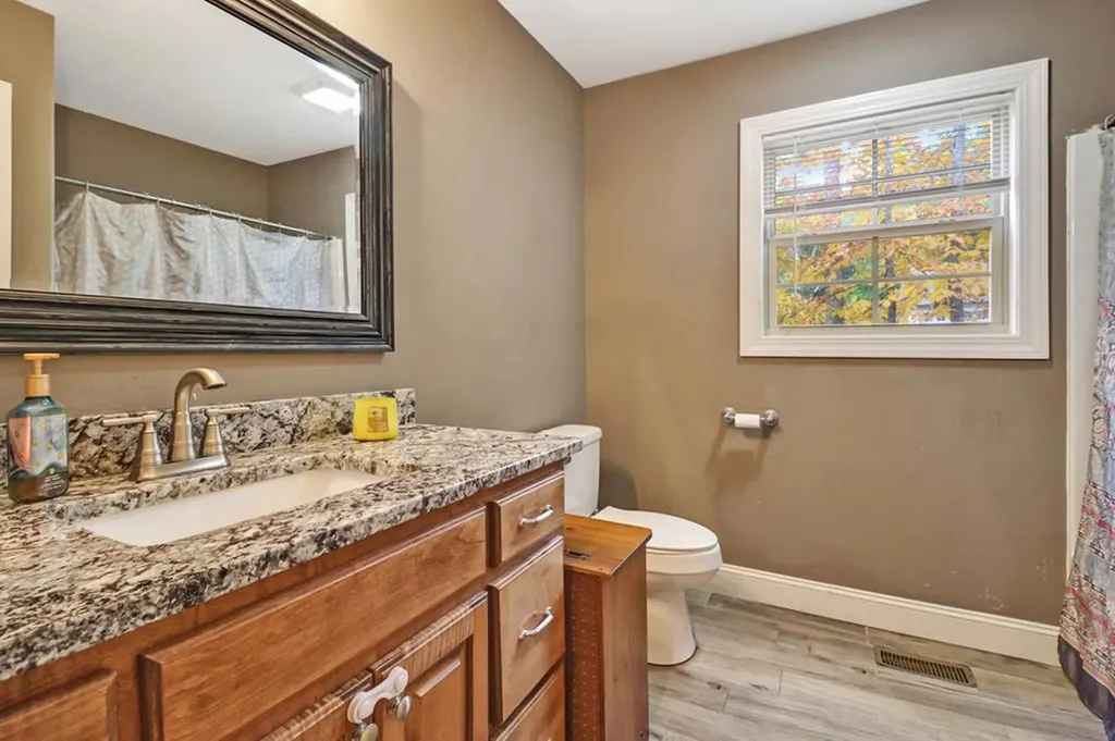 803 SE Spruce Loop Crossville TN 38555