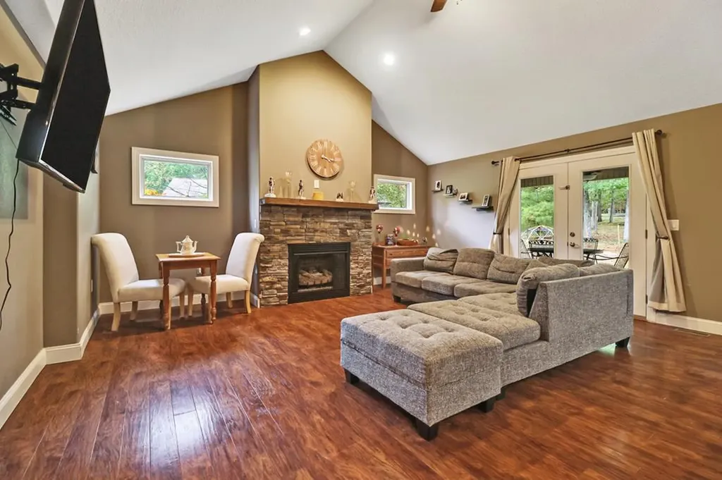 803 SE Spruce Loop Crossville TN 38555