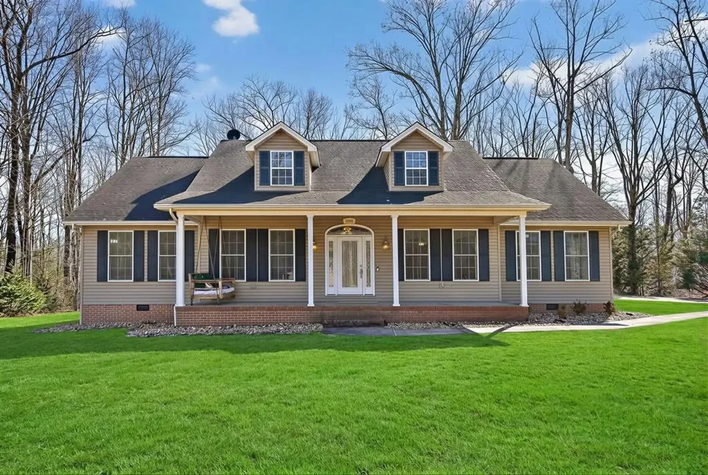 1945 W Creston Road Crossville TN 38571