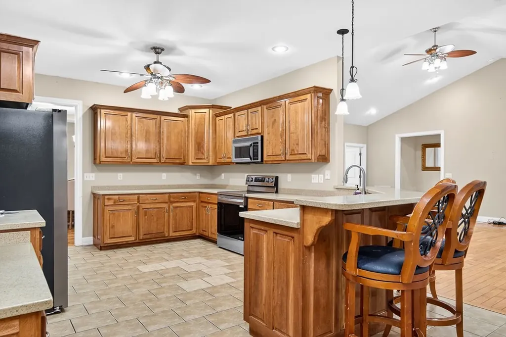 1945 W Creston Road Crossville TN 38571