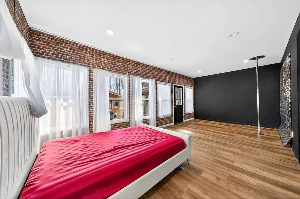 1945 W Creston Road Crossville TN 38571