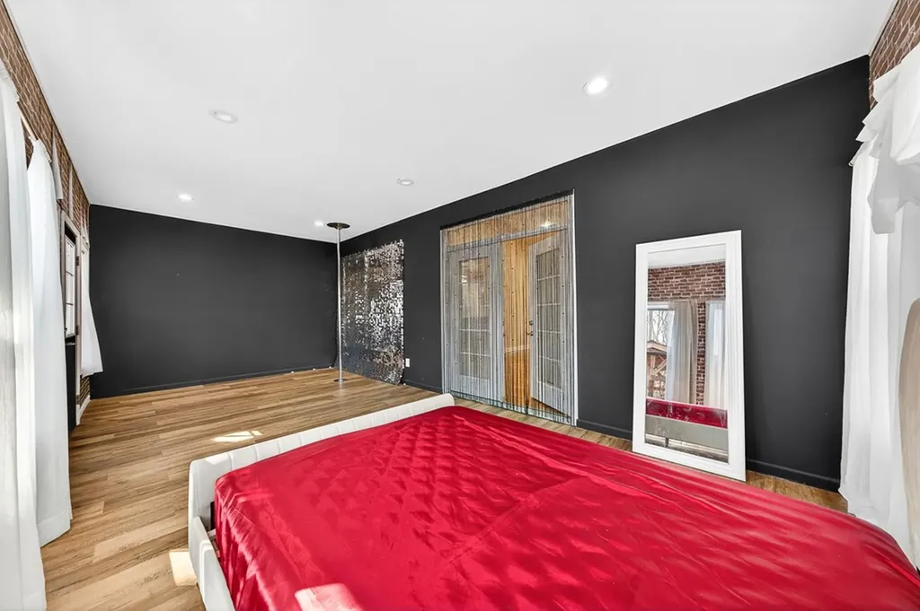 1945 W Creston Road Crossville TN 38571