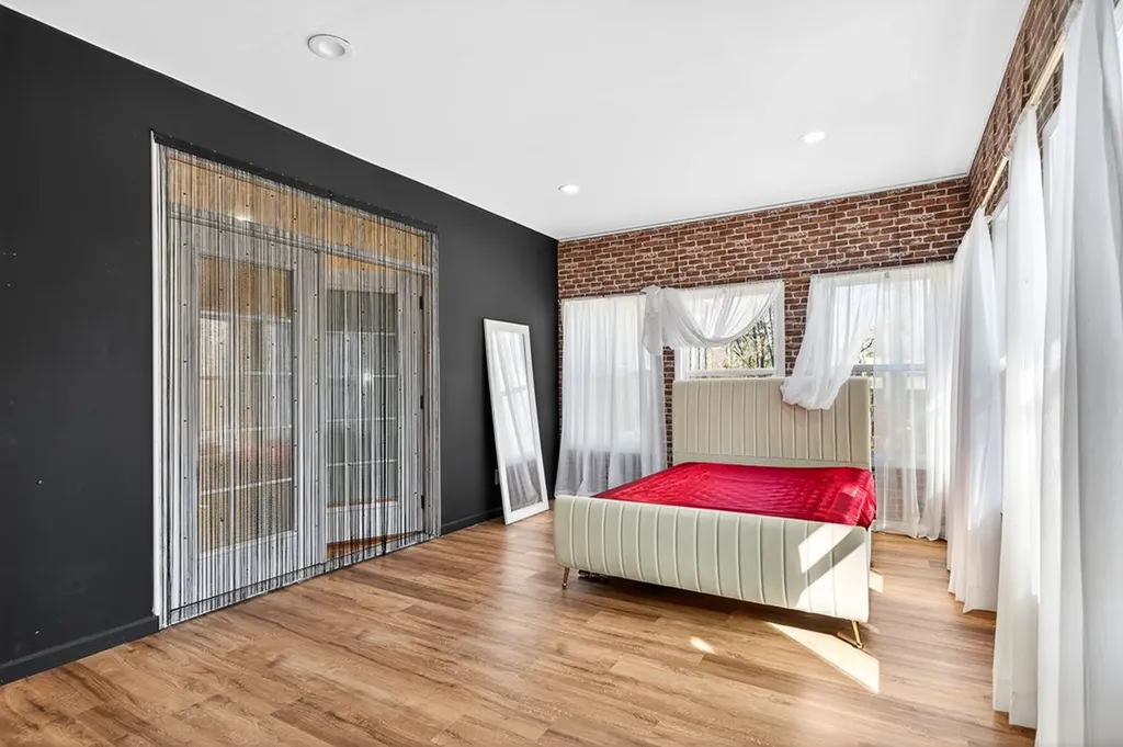 1945 W Creston Road Crossville TN 38571